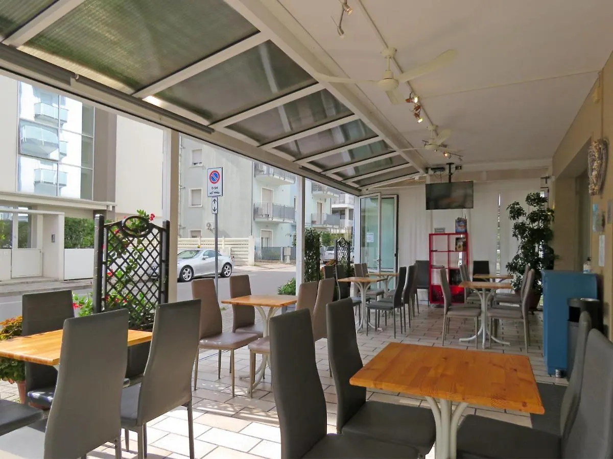 Hotel Saturno Lido di Jesolo 2*,  Italien