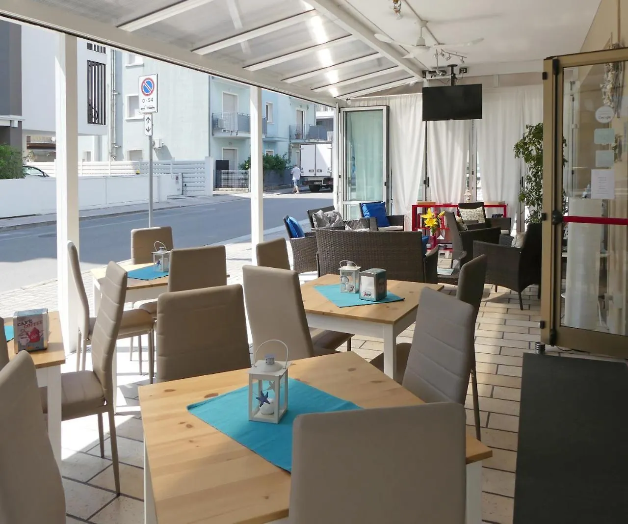 Hotel Saturno Lido di Jesolo 2*,  Italy