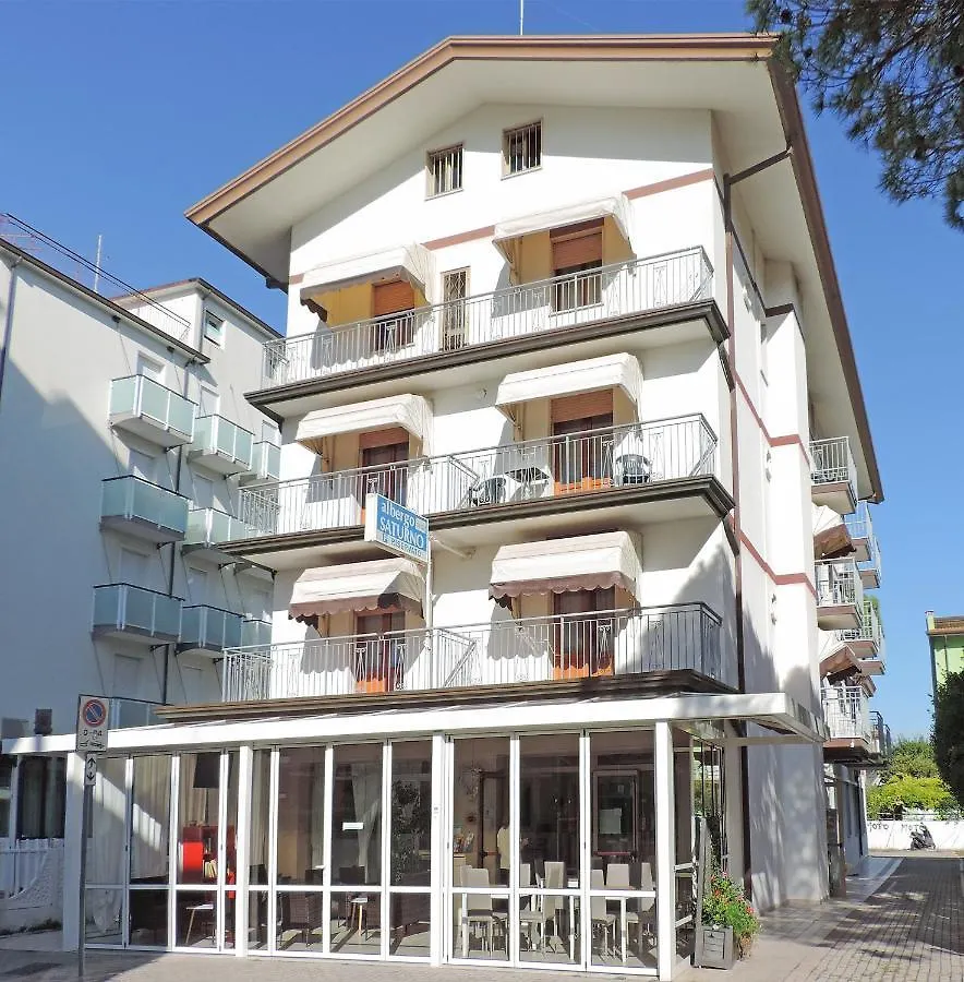 Hotel Saturno Lido di Jesolo 2*,